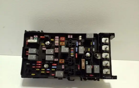 Jeep Cherokee Fuse module 68193002AF