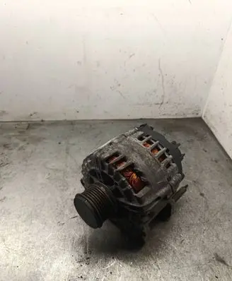 Volkswagen PASSAT B7 Generator/alternator 03P903023B