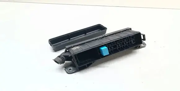 Toyota Prius (XW20) Fuse module 7107XA1