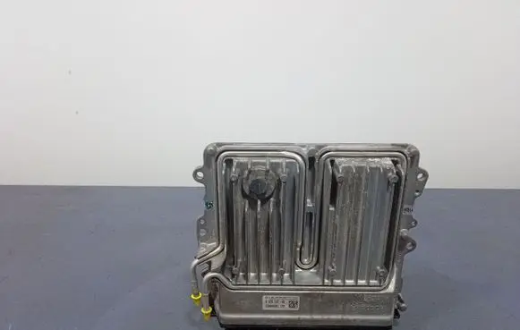 BMW 7 F01 F02 F03 F04 Engine control unit/module ECU 8678187