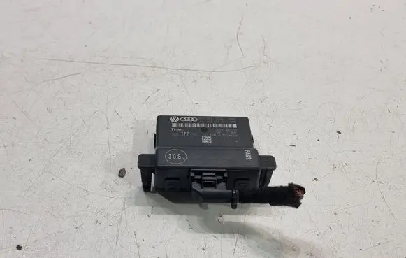 Volkswagen Golf V Gateway control module 1K0907530G