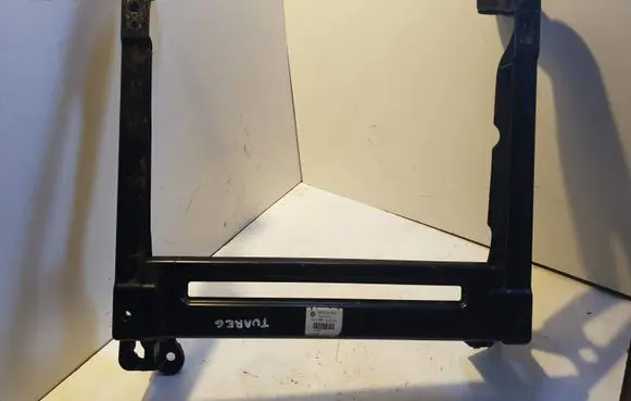 Volkswagen Touareg I Front driver seat rail 7L0881677G