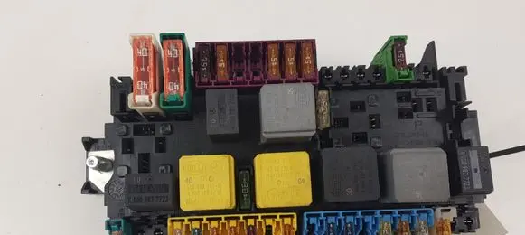 Mercedes-Benz A W176 Fuse module A2469067100