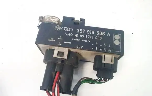 Volkswagen Golf III Coolant fan relay 357919506a 898719000