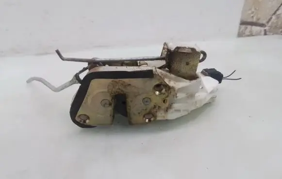 Mitsubishi Pajero Sport I Front door lock
