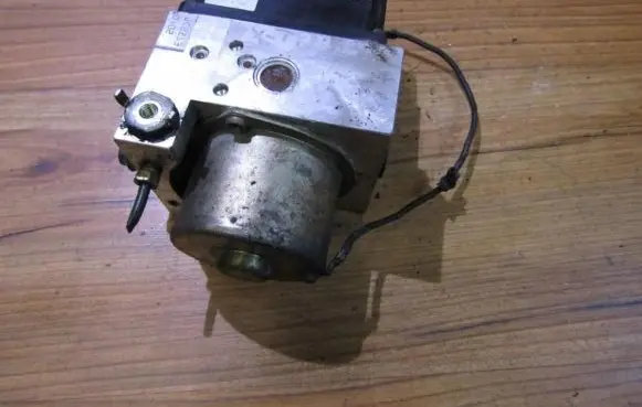 Nissan X-Trail T30 ABS Pump 47600ar005 cfch2z131131