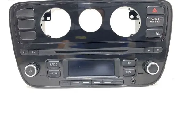 Radio/CD/DVD/GPS head unit
