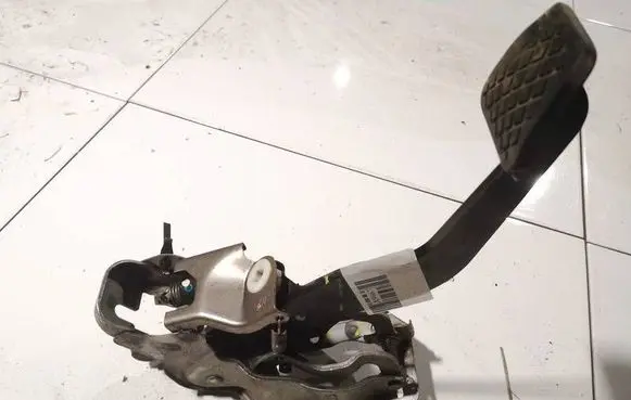 Honda CR-V Brake pedal 