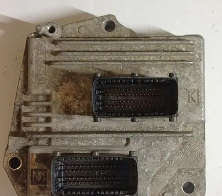 Opel Zafira B Engine control unit/module 28020960 MT35E23