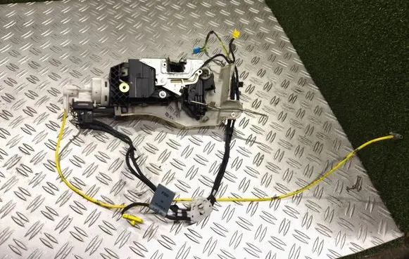 Mercedes-Benz S W220 Front door lock 2207206135 2205400207