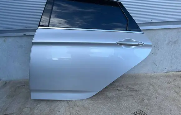 Hyundai i40 Rear door 