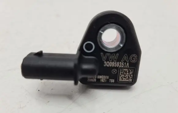Skoda Octavia Mk3 (5E) Airbag deployment crash/impact sensor 3Q0959351A