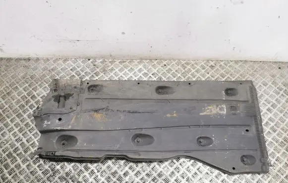 Center/middle under tray cover