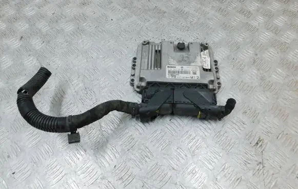 Fiat Bravo Engine control unit/module 0281016198 51852325 4TE161BAM