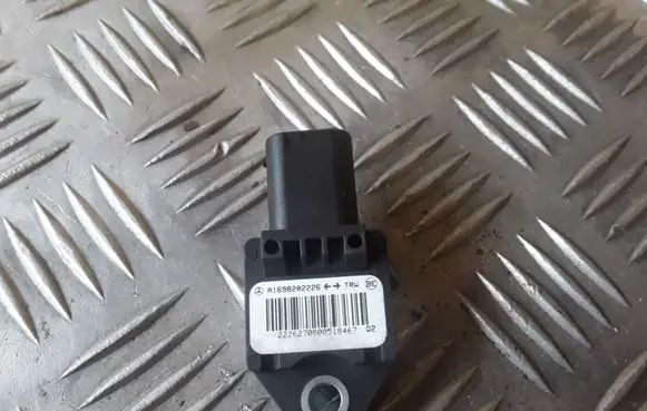 Mercedes-Benz A W169 Airbag deployment crash/impact sensor A1698202226