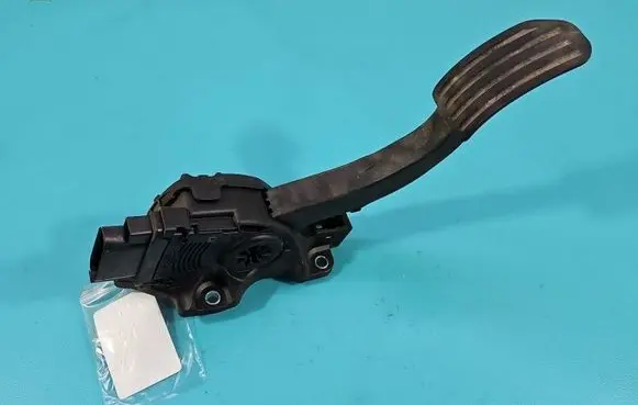 Volvo V70 Accelerator throttle pedal 6G929F836AD IMPRK1564892