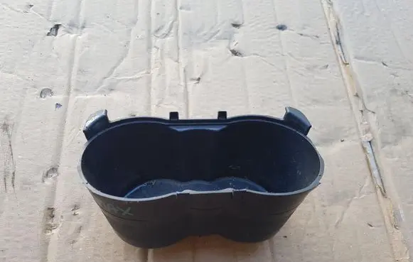 Ford S-MAX Cup holder front 