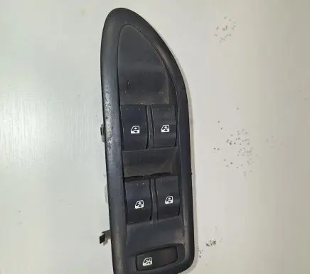 Renault Laguna II Electric window control switch 8200397299 505509H 26515
