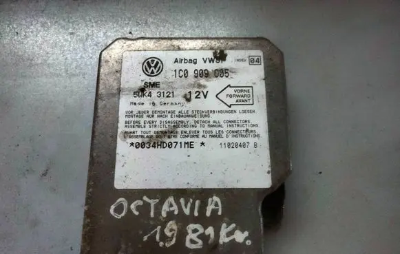 Skoda Octavia Mk1 (1U) Airbag control unit/module 1C0909605 5WK43121 11020407B