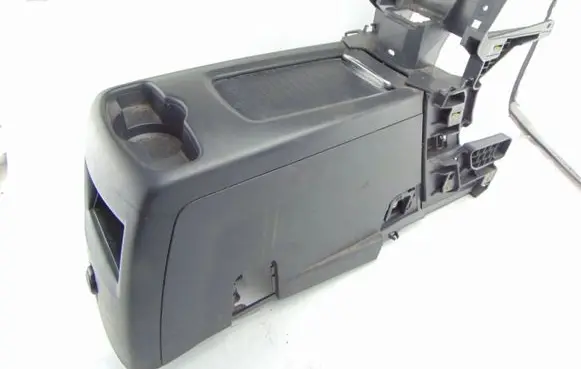 Peugeot 5008 Center console 