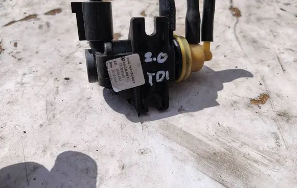 Volkswagen Golf VII Valve vacuum 1K0906627B