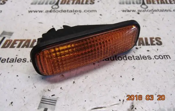 Honda CR-V Front fender indicator light