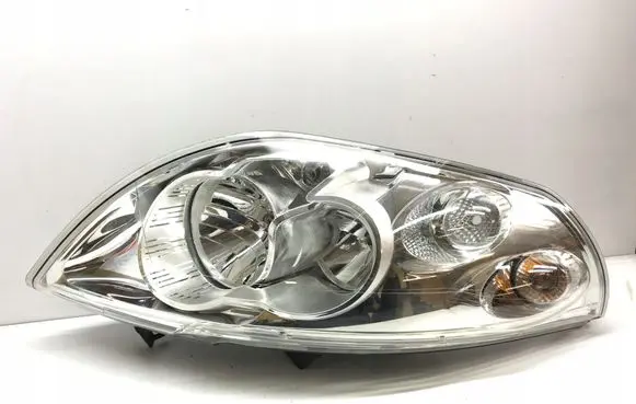 Renault Master III Headlight/headlamp 260100051R