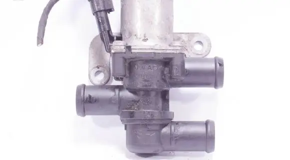 Volkswagen PASSAT B8 Coolant heater control valve 5Q0906457C