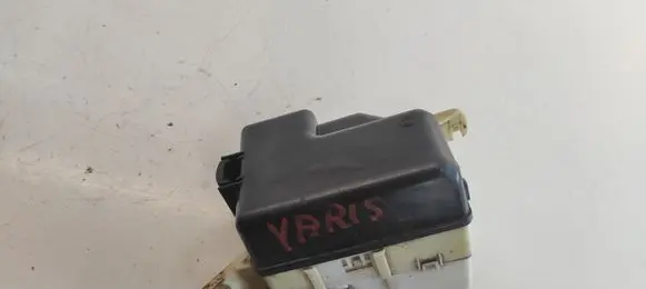 Toyota Yaris Fuse box set PAPPP3 9098702012