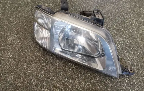 Honda CR-V Headlight/headlamp