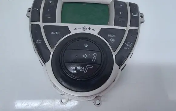 Peugeot 807 Climate control unit 9140010393 A8300020
