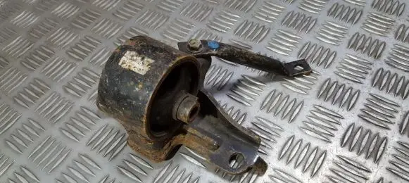 Toyota Corolla E100 Engine mount bracket 1237215120 12372-15120