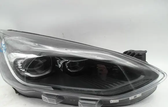 Ford Focus Headlight/headlamp JX7B13E016AJ