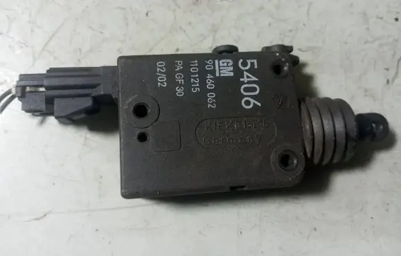 Opel Zafira A Central locking motor 90460062