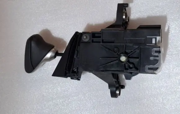Lexus CT 200H Gear shifter/selector 75C833LHD PA66GF33