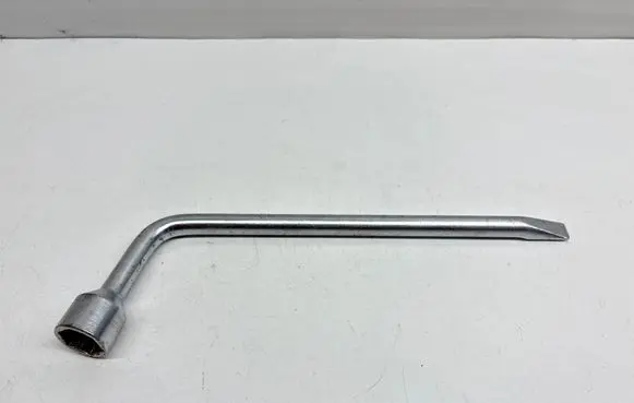 Toyota Avensis T250 Wheel nut wrench 