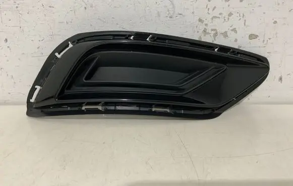 Audi Q8 Muffler trim 4M8807319A