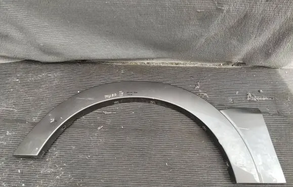 Mitsubishi Pajero Rear arch trim