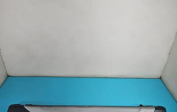 Foot area side trim