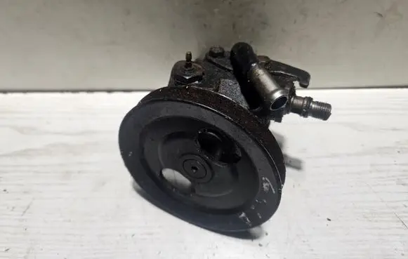 Mitsubishi Galant Power steering pump 02218
