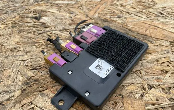Audi A6 S6 C5 4B Antenna control unit 4D0035530C