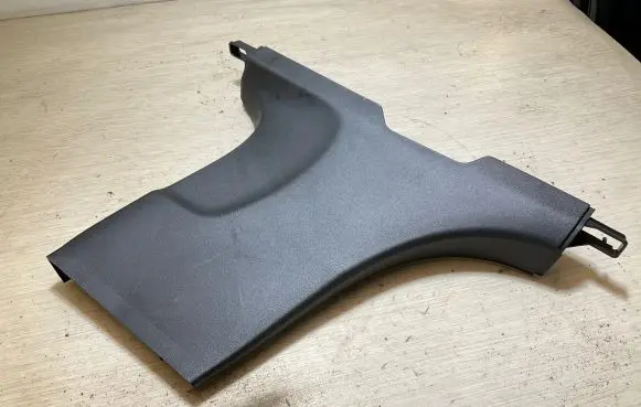 Volvo XC40 (B) pillar trim (bottom) 31457497 AEPZZ