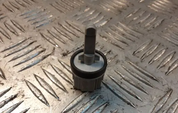 Volkswagen Touran I Interior temperature sensor 585507