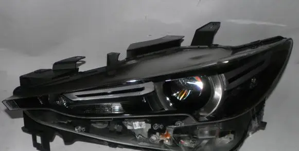 Mazda 2 Headlight/headlamp K124-51040 K2442 W3953