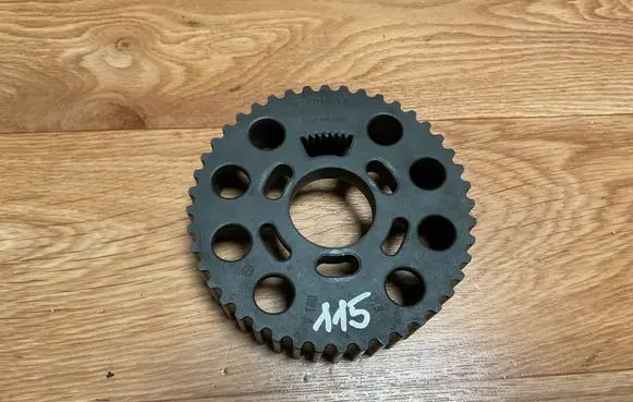 Volkswagen PASSAT B6 Camshaft pulley/ VANOS 038109111E