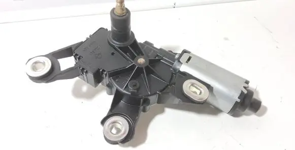 Audi A4 S4 B7 8E 8H Rear window wiper motor 8E9955711D W000000621 153805421