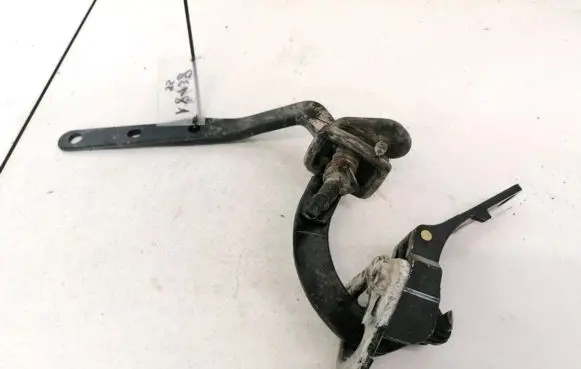 Volvo V70 Tailgate/trunk/boot hinge 8643157