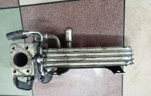 Audi A3 S3 8P EGR valve cooler 038131513D