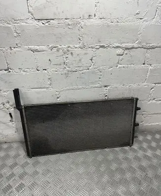 BMW 5 GT F07 Coolant radiator 7601832