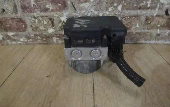 Nissan Qashqai ABS control unit/module 